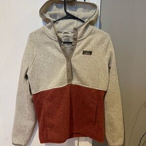 L.L. Bean hooded pullover xsml